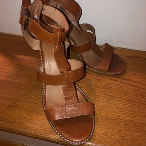 Size 7.5 Madewell Stuart ankle buckle high heels
